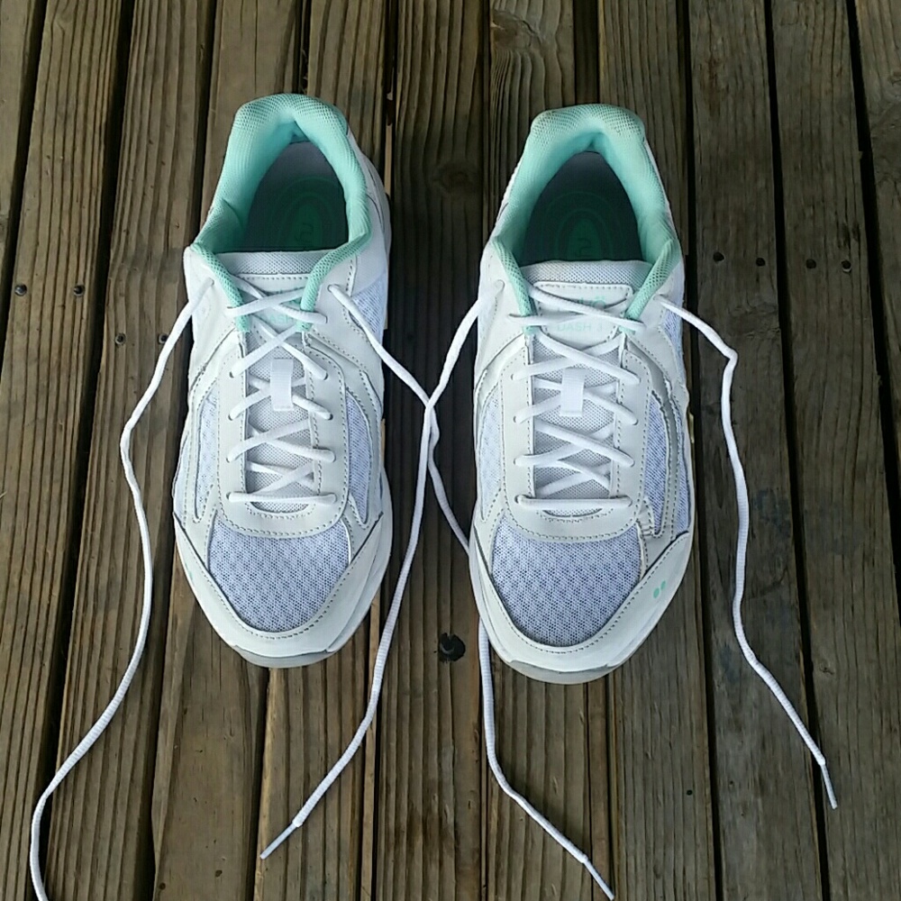 Ryka 9W white with mint green trim sneakers